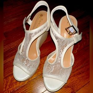 BaoYafang Wedge Lace Heels - size 40 - BRAND NEW!!!